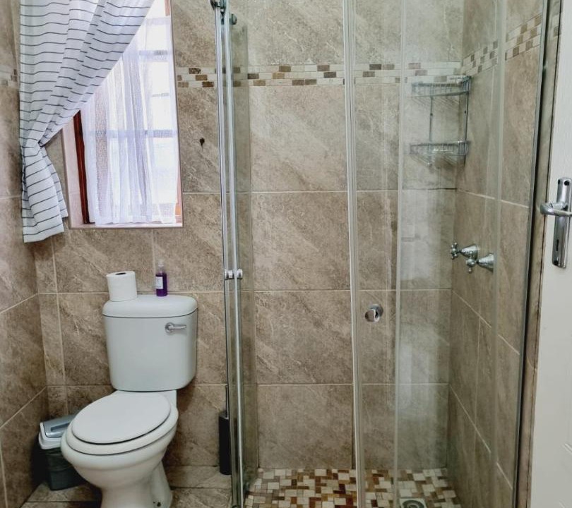 Photo of Bathroom in Graaff-Reinet