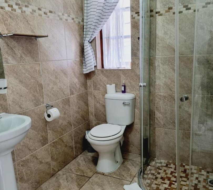 Photo of Bathroom in Graaff-Reinet
