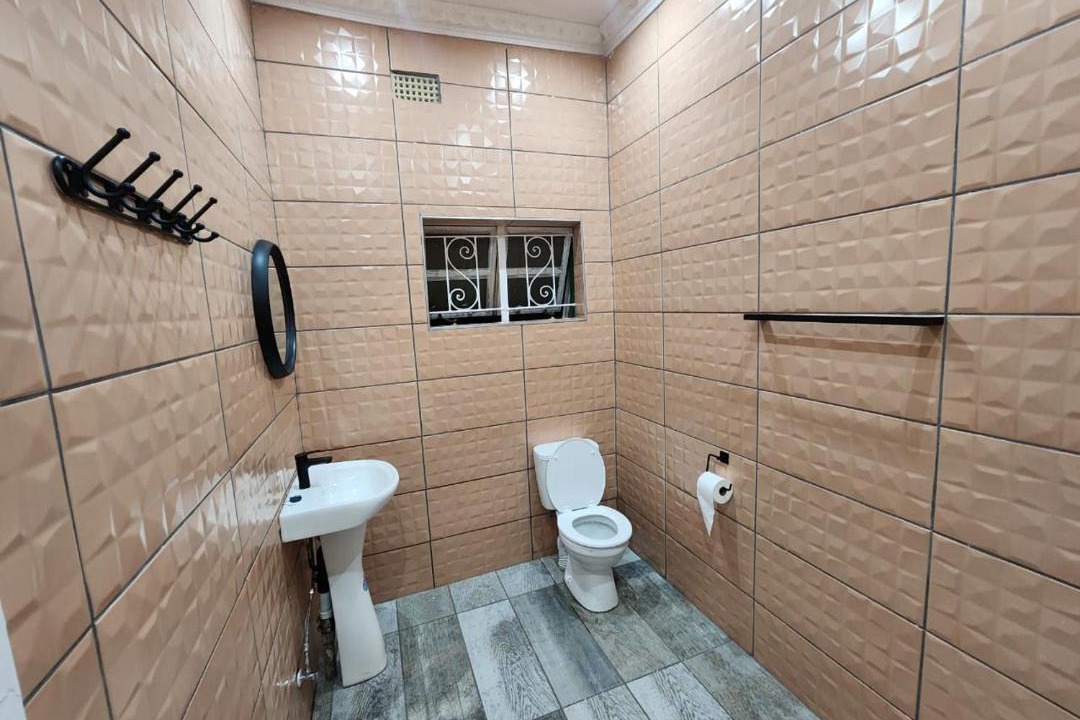 Photo of Bathroom in Greater Johannesburg Metropolitan Area