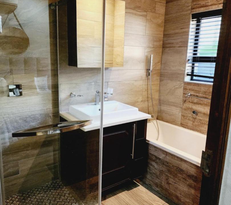 Photo of Bathroom in Faerie Glen
