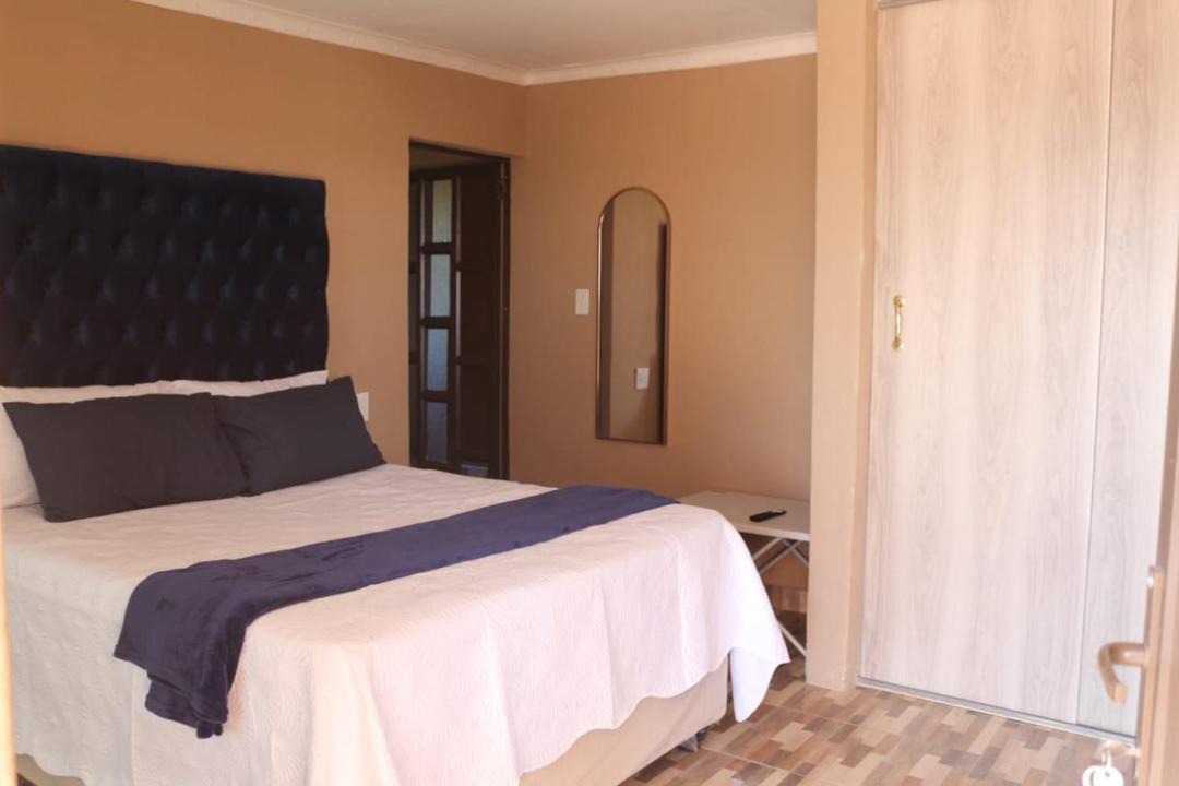 Photo of Bedroom in Moses Kotane