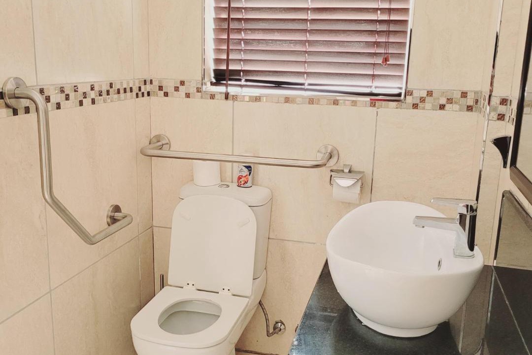 Photo of Bathroom in Gonubie