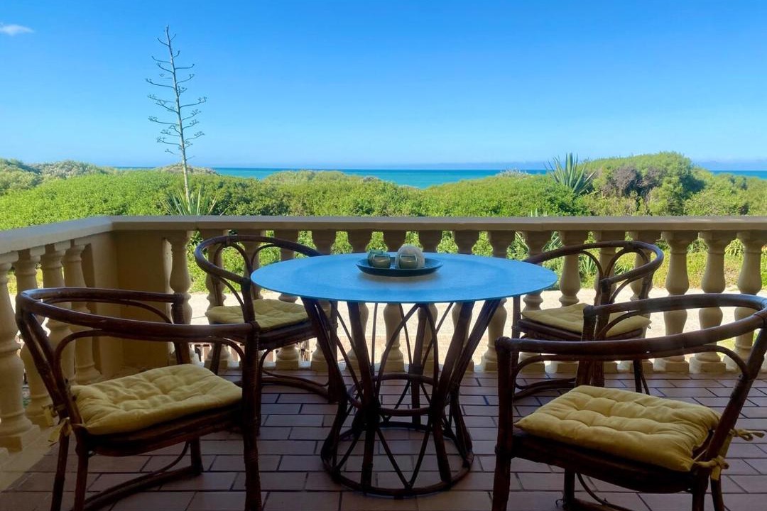 Photo of Patio Balcony in Paradise Beach