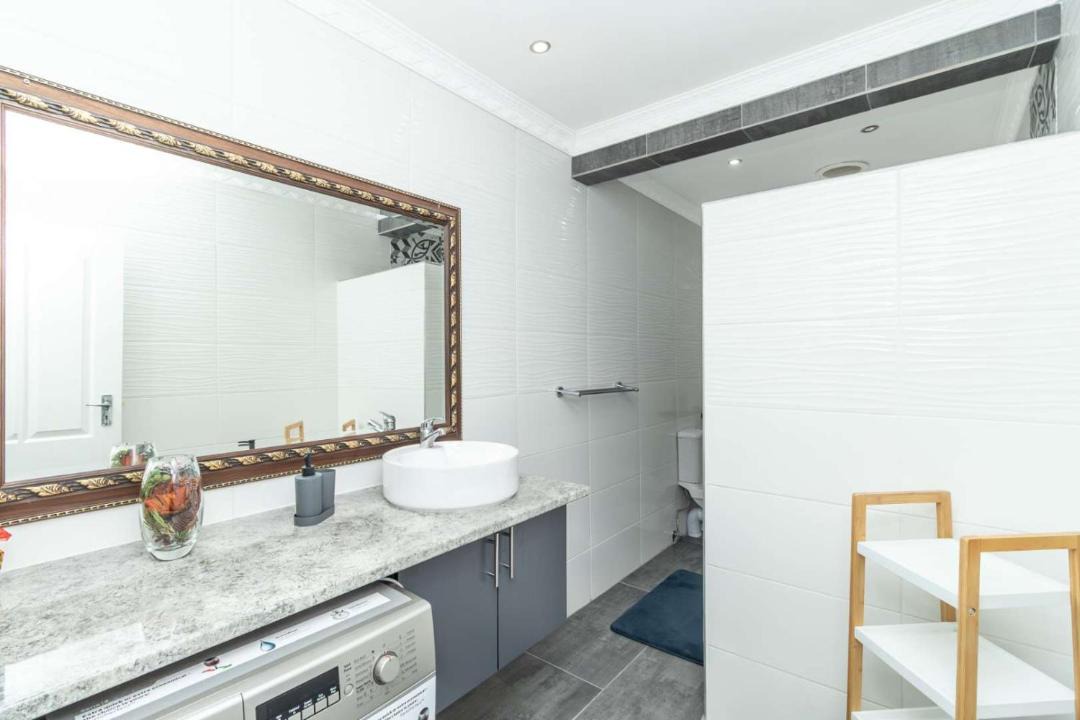 Photo of Bathroom in Greater Johannesburg Metropolitan Area