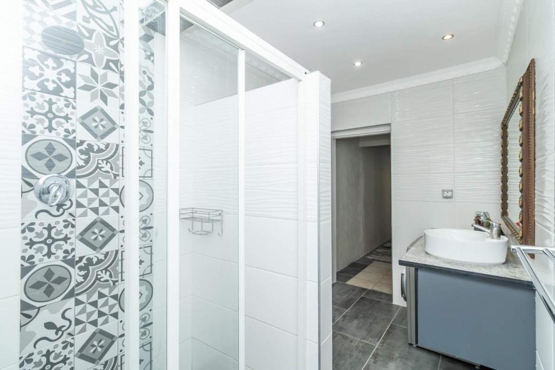 Photo of Bathroom in Greater Johannesburg Metropolitan Area
