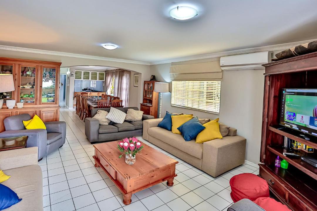 Photo of Livingroom in Westbrook