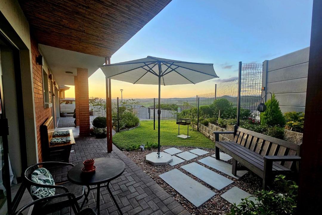 Photo of Patio Balcony in Reebok
