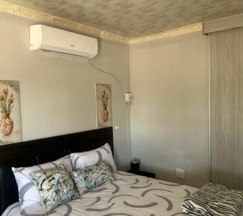 Photo of Bedroom in Moses Kotane
