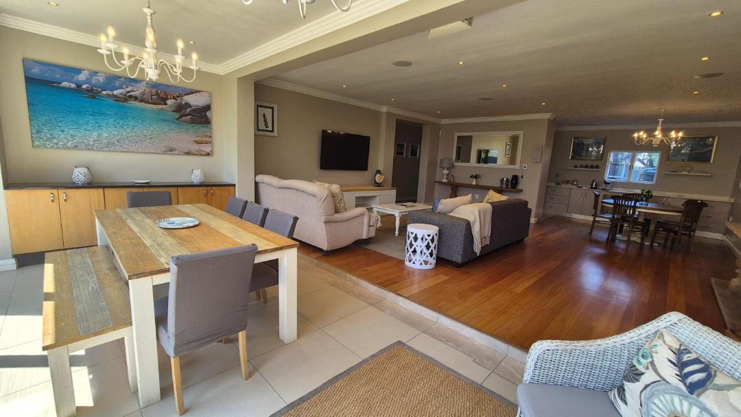 Photo of Livingroom in Greater Johannesburg Metropolitan Area