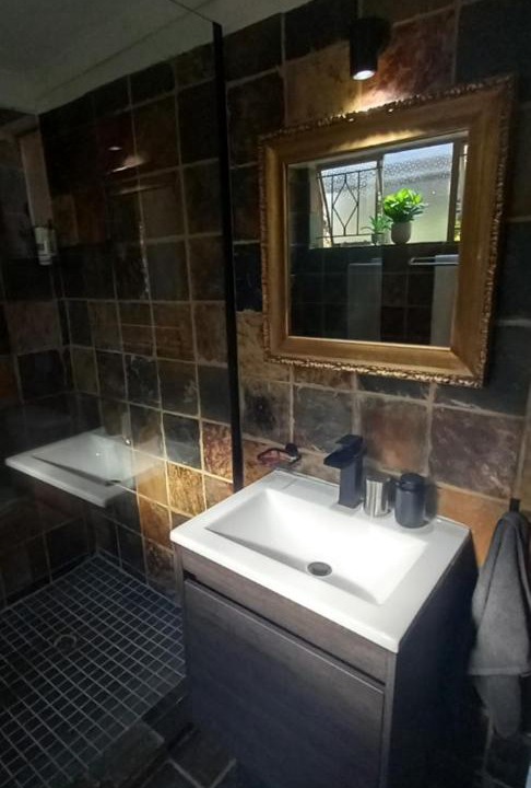 Photo of Bathroom in Linden