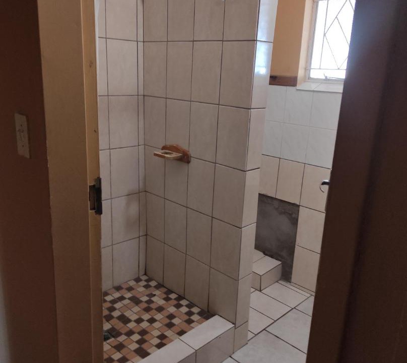 Photo of Bathroom in Universitas