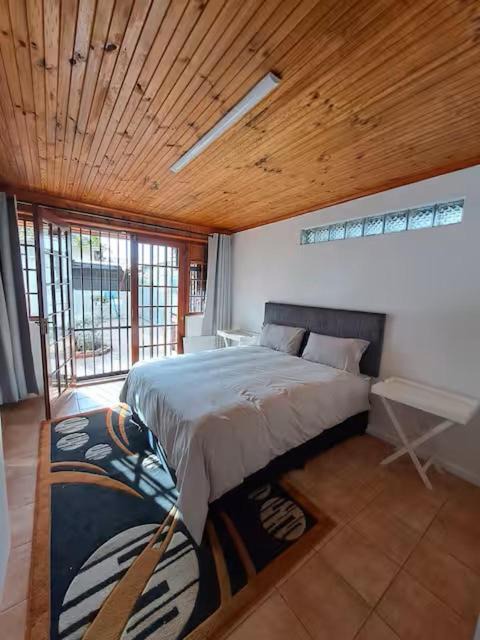 Photo of Bedroom in Lansdowne