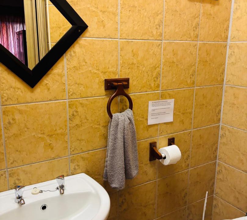 Photo of Bathroom in Emalahleni