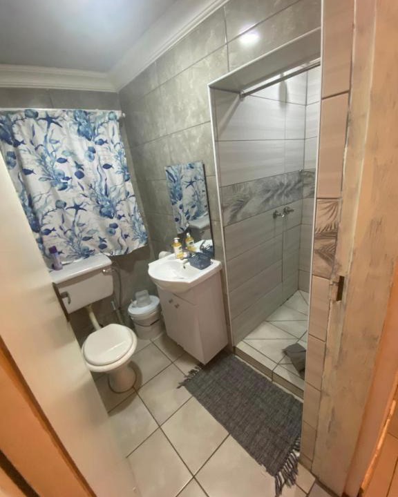 Photo of Bathroom in Muckleneuk