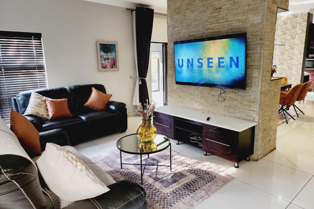 Photo of Livingroom in Faerie Glen