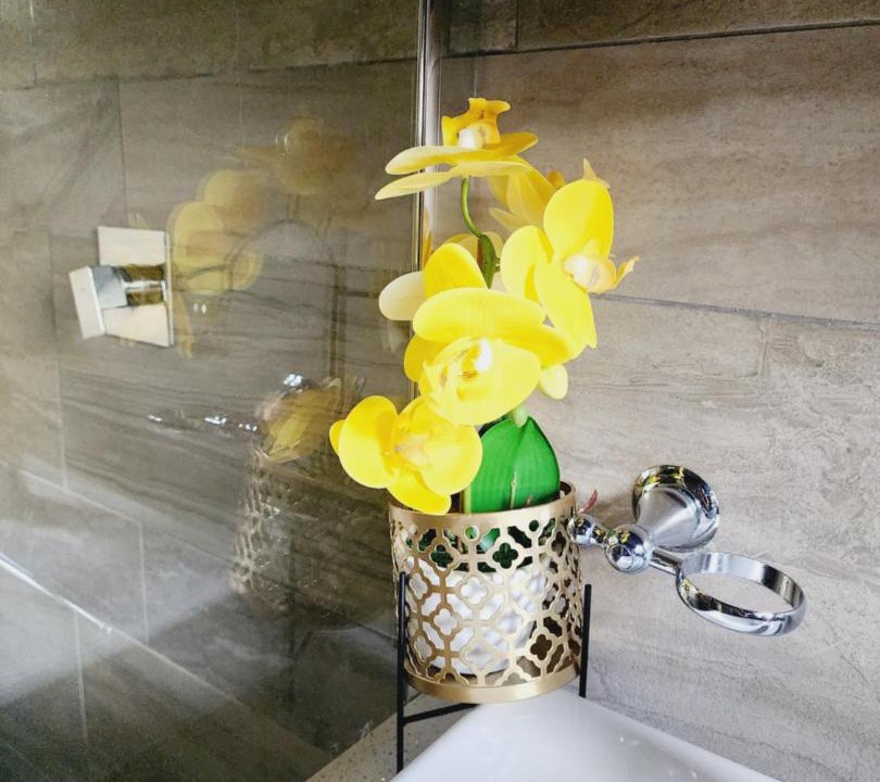 Photo of Bathroom in Faerie Glen