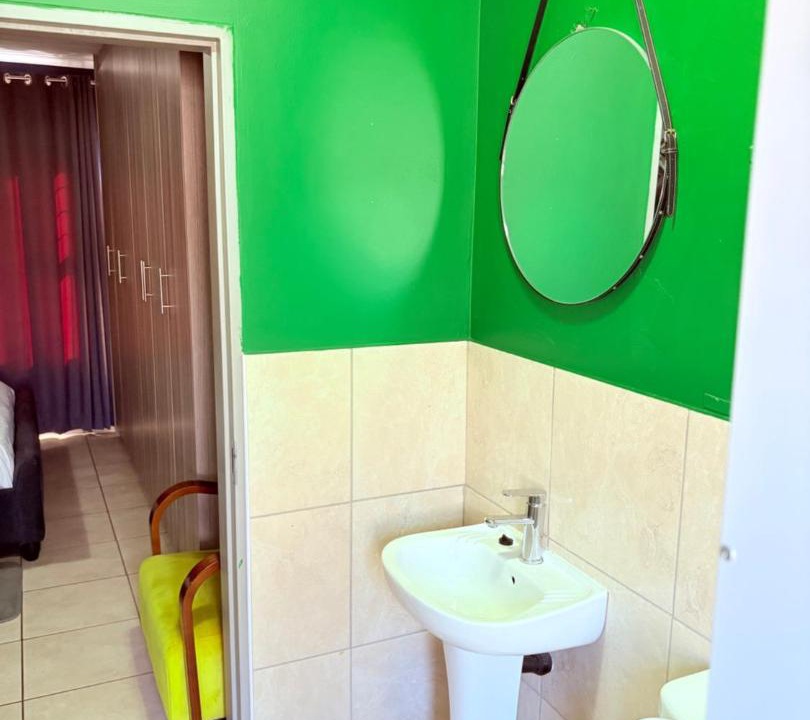 Photo of Bathroom in Emalahleni
