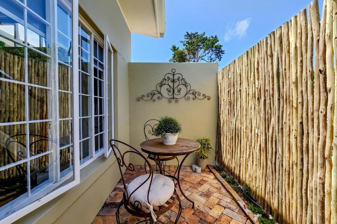Photo of Patio Balcony in Lakeside