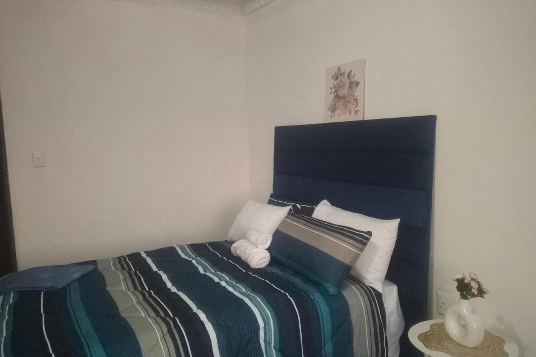 Photo of Bedroom in Taung Station