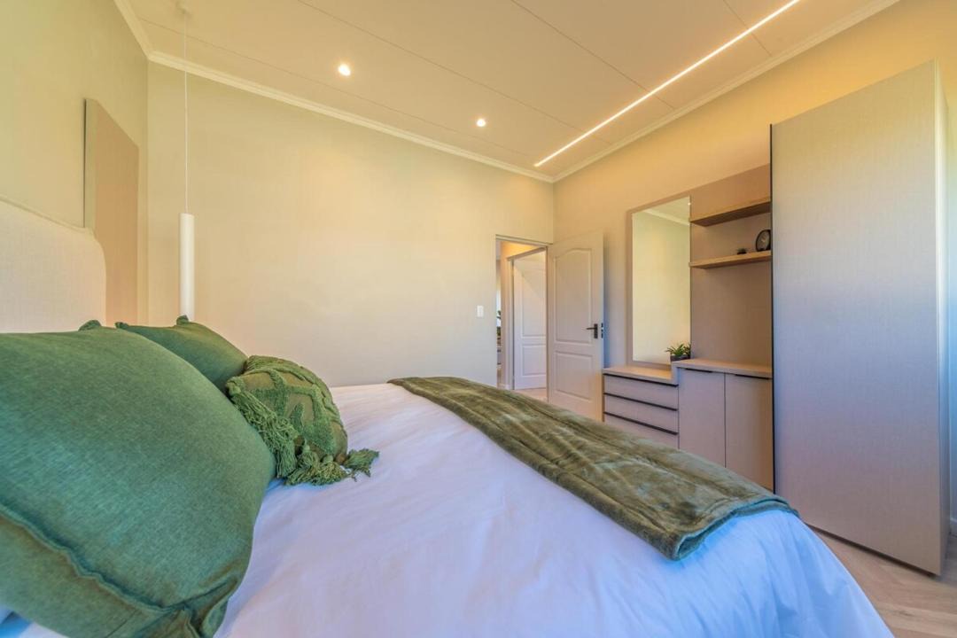 Photo of Bedroom in Simondium