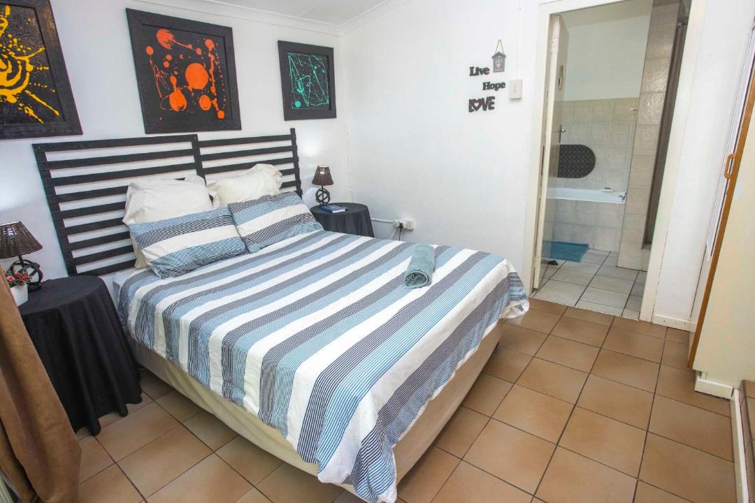 Photo of Bedroom in Umtentweni
