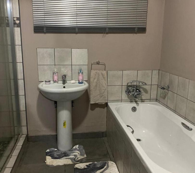 Photo of Bathroom in Umtshezi