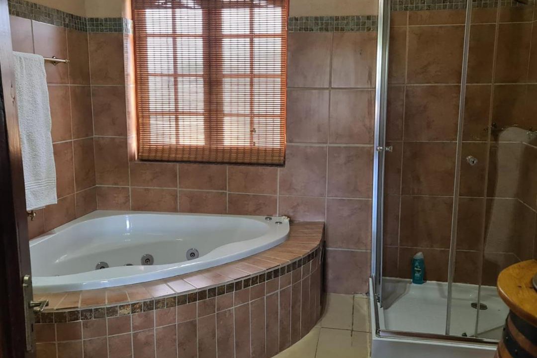 Photo of Bathroom in Oudtshoorn