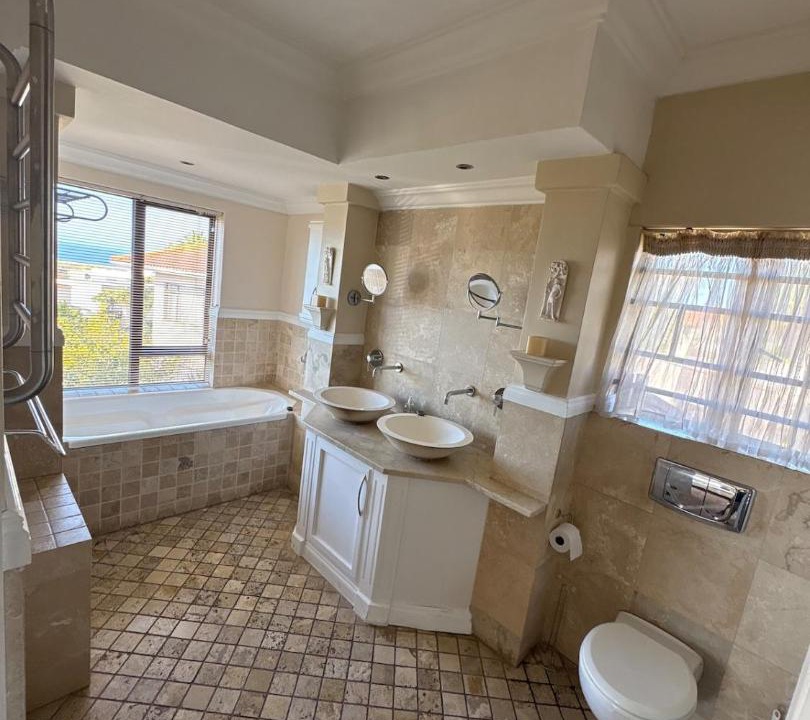 Photo of Bathroom in Humewood
