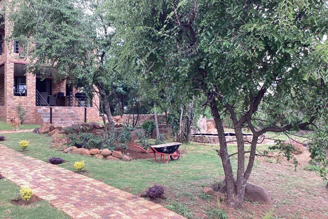 Photo of Others in Parys
