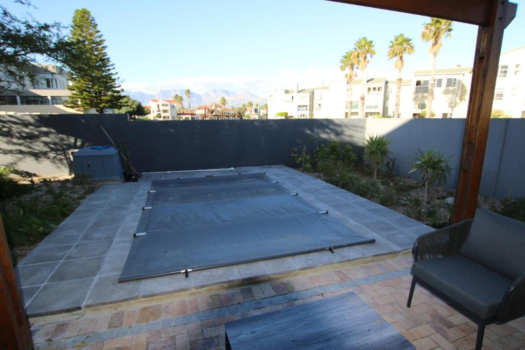 Photo of Patio Balcony in Elgin
