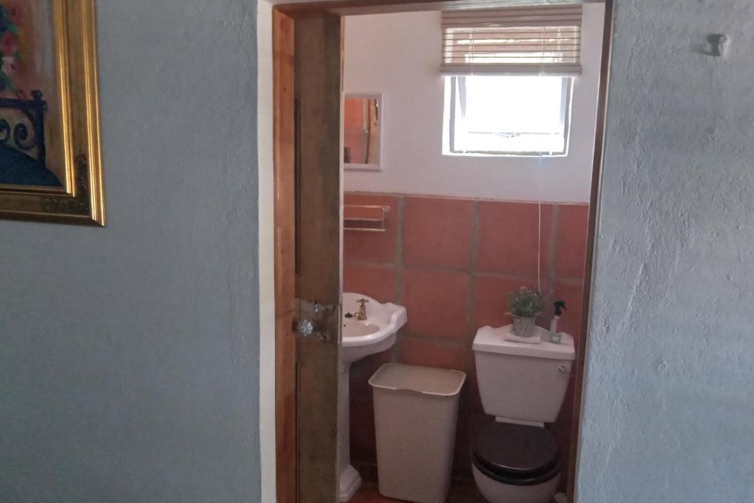 Photo of Bathroom in Willowmore