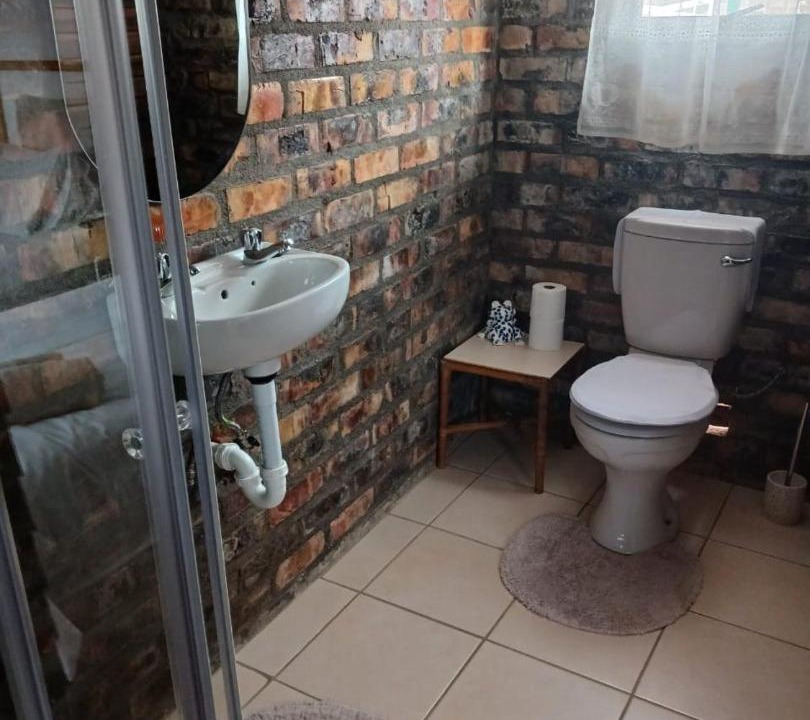 Photo of Bathroom in Kamieskroon