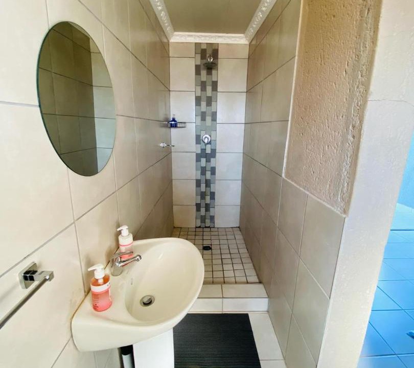 Photo of Bathroom in Mamaolo