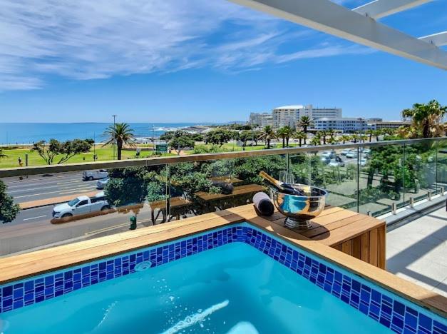 Photo of Patio Balcony in Three Anchor Bay