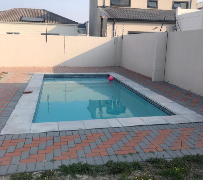Photo of Others in Bloubergstrand