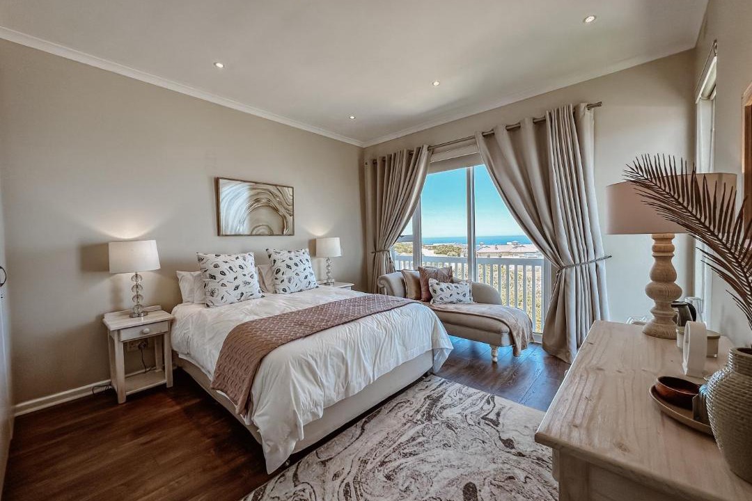 Photo of Bedroom in Pinnacle Point