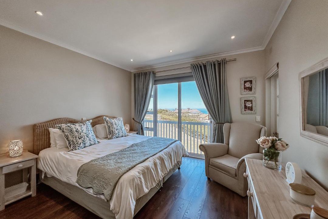 Photo of Bedroom in Pinnacle Point