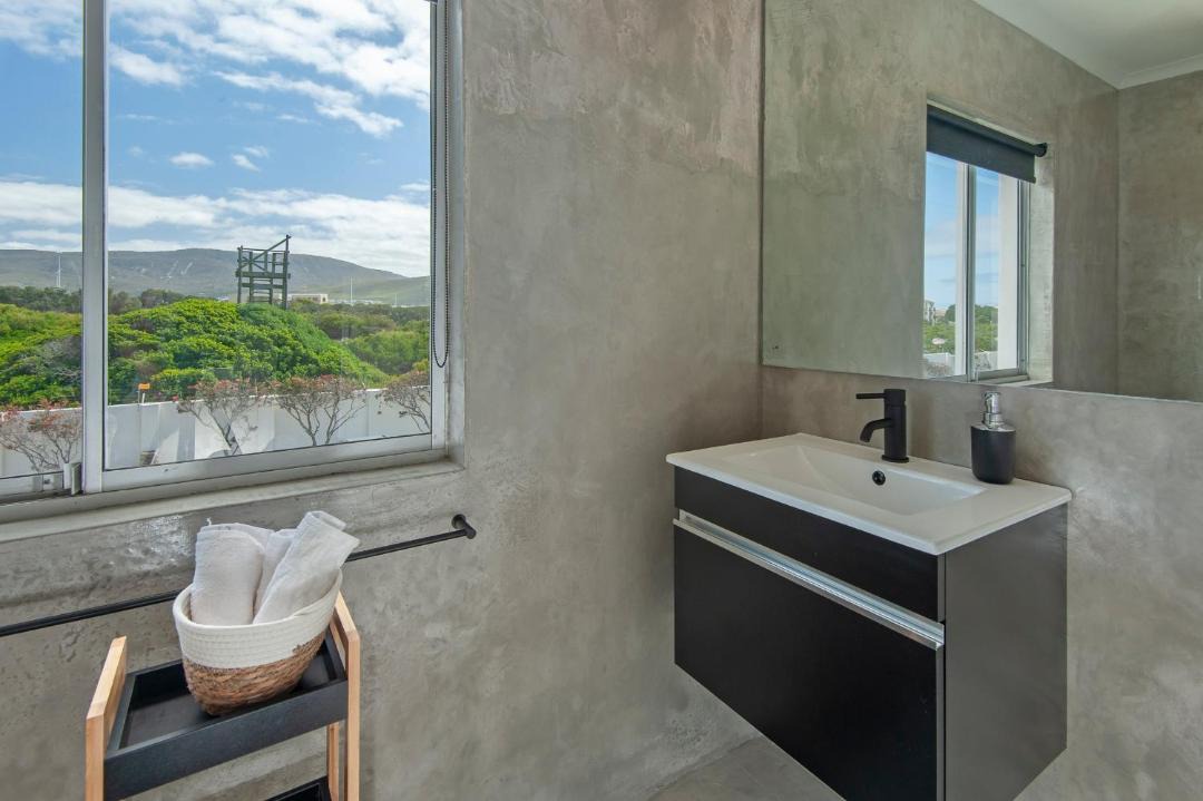 Photo of Bathroom in Westcliff