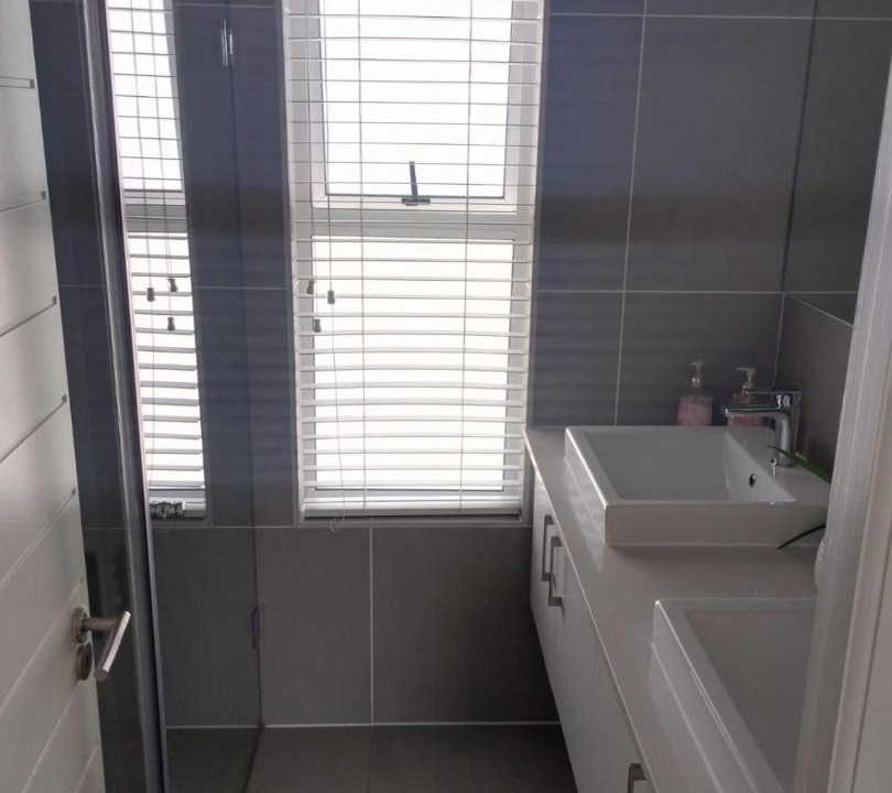 Photo of Bathroom in Bloubergstrand
