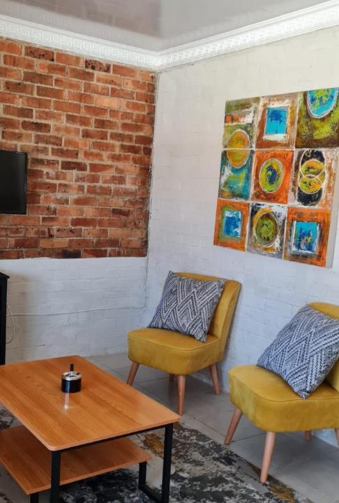 Photo of Livingroom in Taung Station