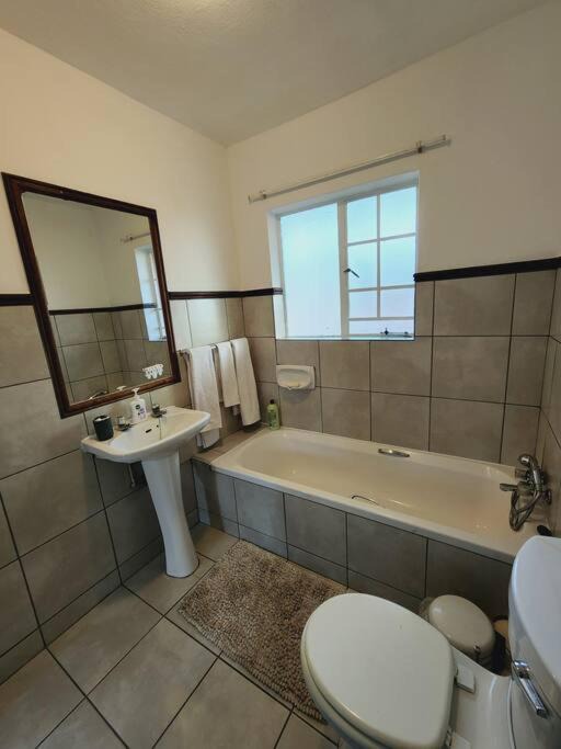 Photo of Bathroom in Die Hoewes