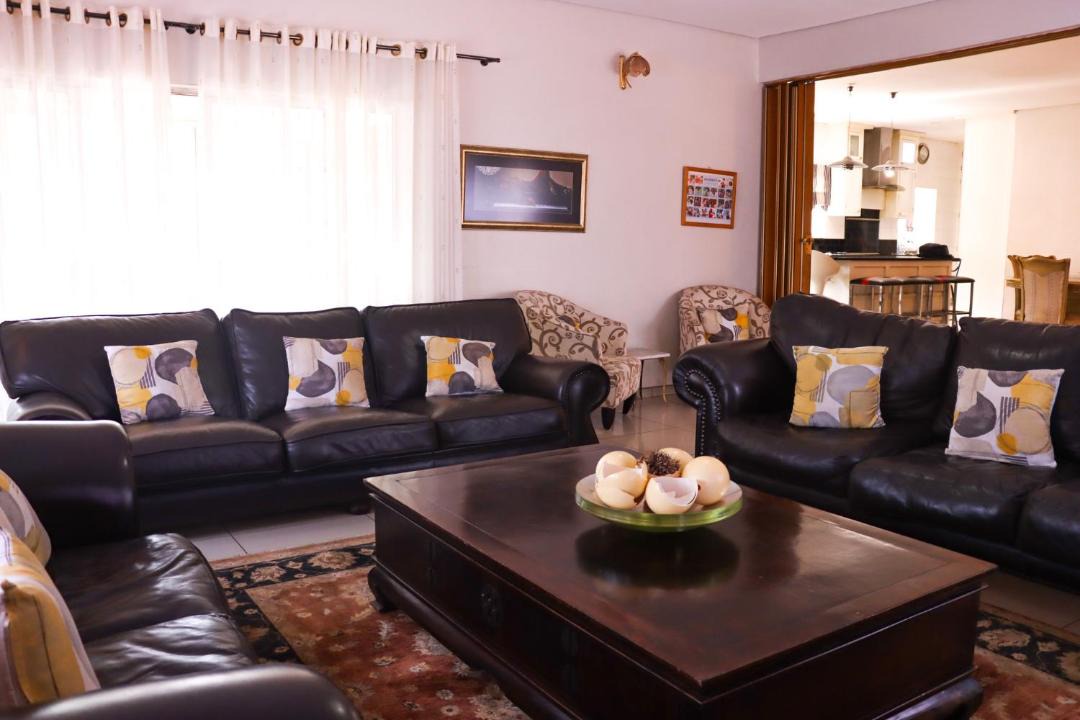 Photo of Livingroom in Emalahleni