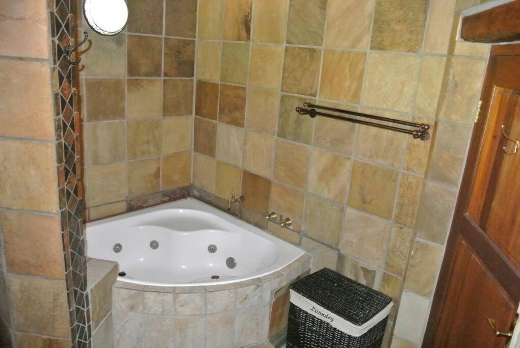 Photo of Bathroom in Zoar