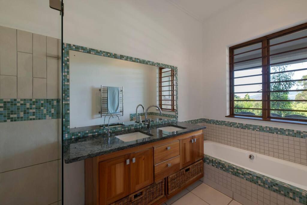 Photo of Bathroom in Paradise