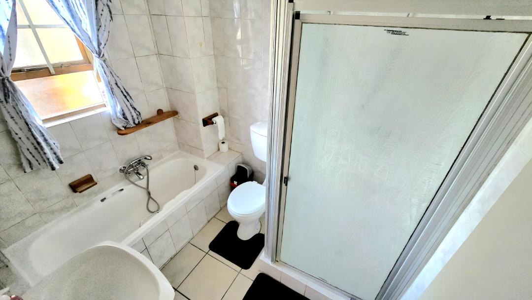 Photo of Bathroom in Langenhoven Park