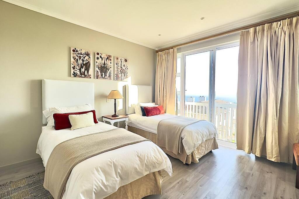 Photo of Bedroom in Pinnacle Point