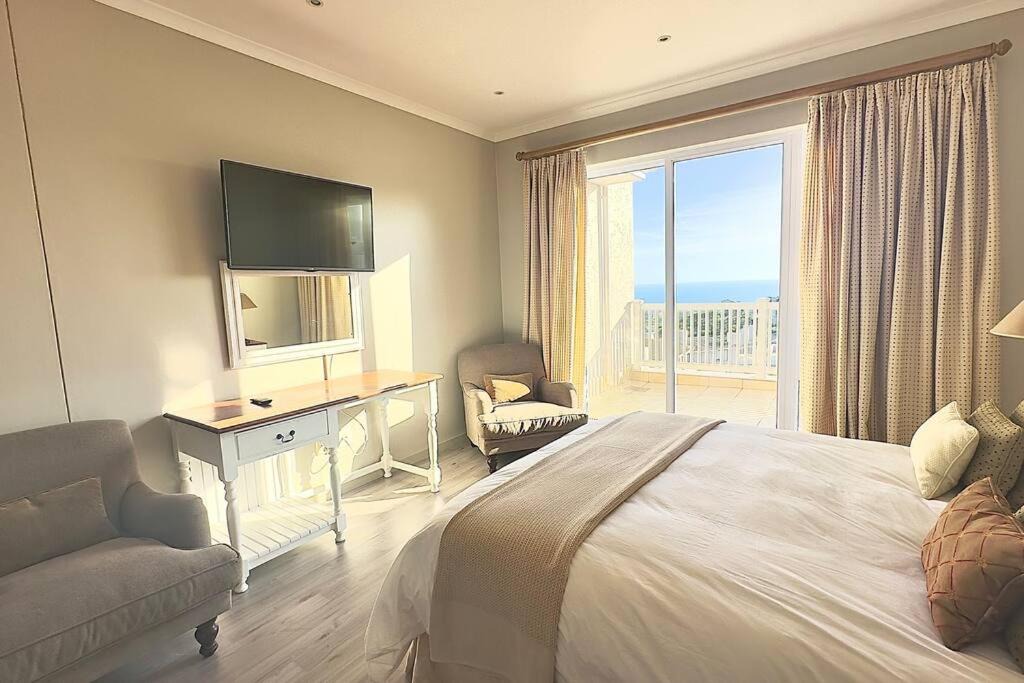 Photo of Bedroom in Pinnacle Point