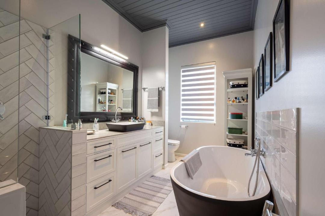 Photo of Bathroom in Newlands