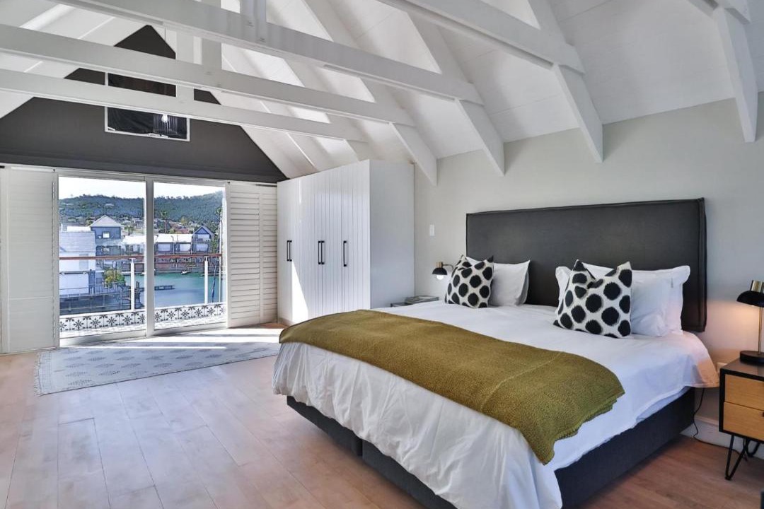 Photo of Bedroom in Waterfront
