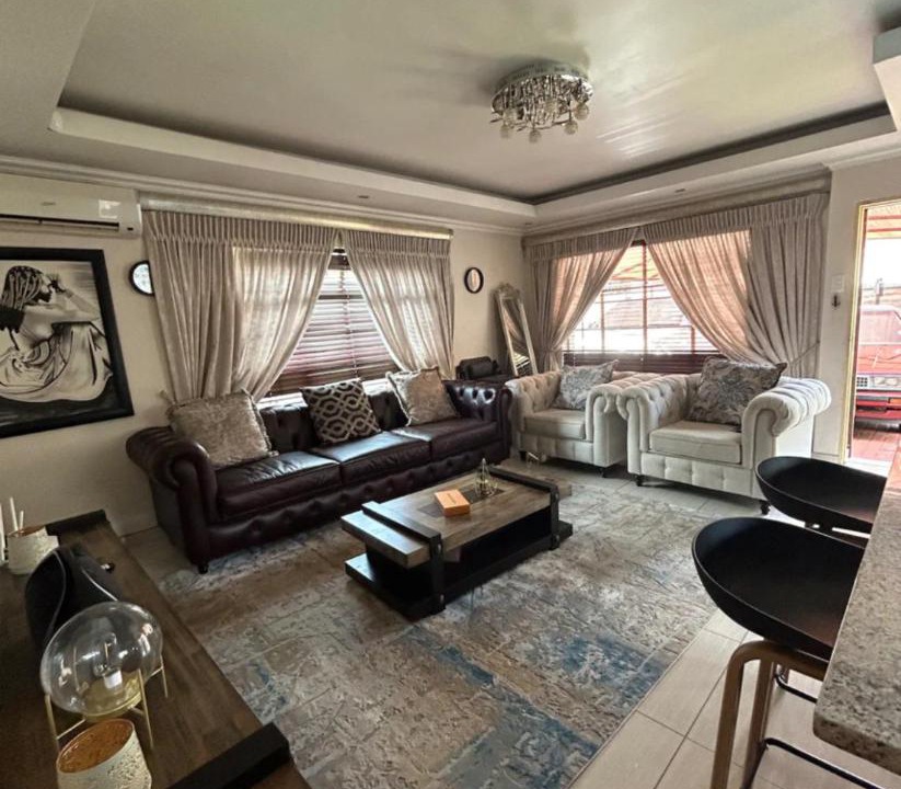 Photo of Livingroom in Nelspruit